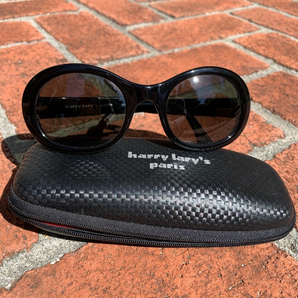 Harry Larry’s “Hippy” style sunglasses